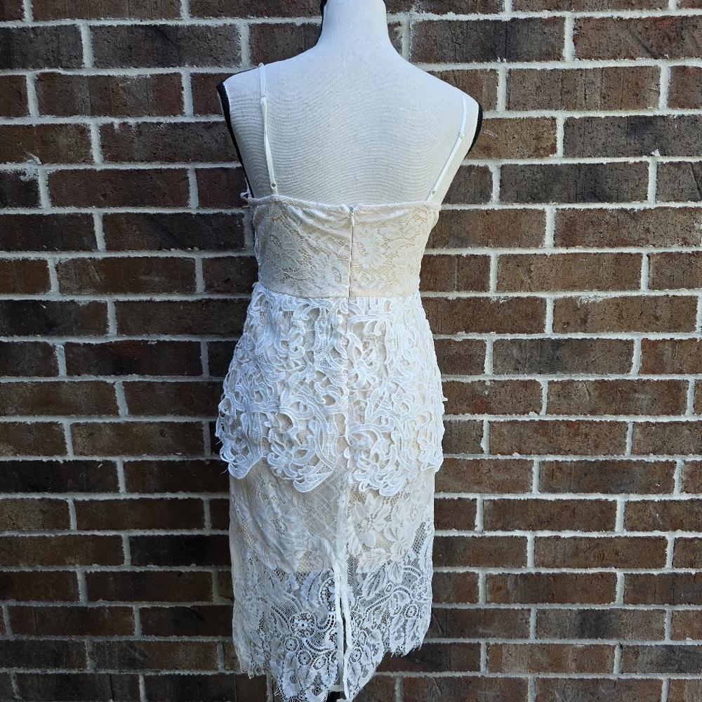 Fashion Nova White Crochet Lace Bodycon Mini Dress NWT Women’s Size S - Picture 6 of 9